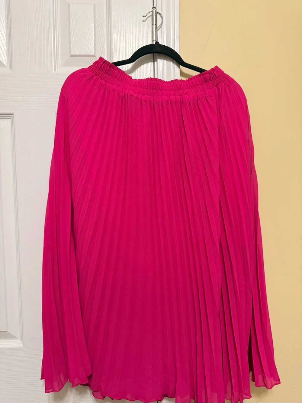 Women's Pleated Midi Skirt in Vibrant Fuchsia